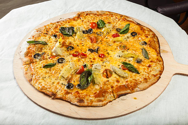 Vegetarian pizza ready to serve.